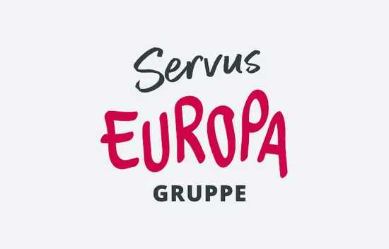 Logo der Servus Europa Gruppe mit stilisiertem roten und schwarzen Text auf weißem Hintergrund
