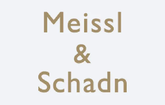Text mit Meissl & Schadn in beiger Schrift auf weißem Hintergrund